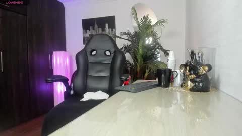 Snapshot of amaia_bushida chatting on 02-03-26, 06:40 anny online show from 02-03-26, 06:40