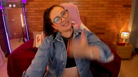 Snapshot of amaia_monet chatting on 06-08-26, 07:14 Hi Im AmaiaHelp me reach 100 likes online show from 06-08-26, 07:14
