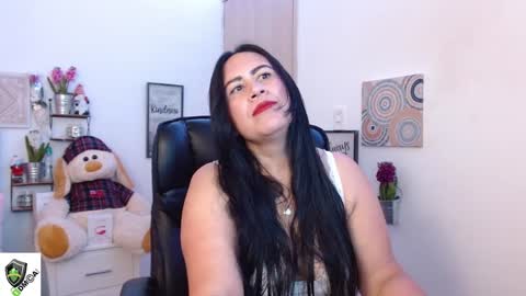 Snapshot of amalia_brunette chatting on 12-06-24, 11:14 AMALIA online show from 12-06-24, 11:14