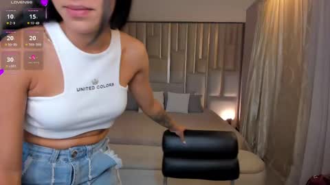 Amalia cruss online show from 10-04-25, 08:07