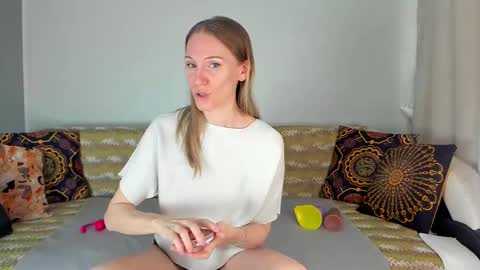 Amalia online show from 03-09-26, 08:51