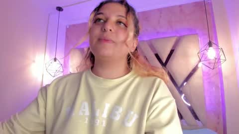 Amalia Im Back See you soon this January 7 at 10 pm Colombia time online show from 02-16-25, 09:26