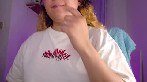 Amalia Im Back See you soon this January 7 at 10 pm Colombia time online show from 12-04-25, 01:15