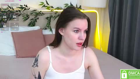 Amalia online show from 10-26-25, 01:06