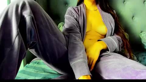 Snapshot of amaliajons chatting on 10-02-25, 07:26 amaliajons online show from 10-02-25, 07:26