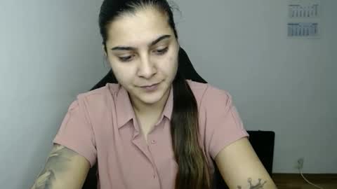 The queen of the biceps  online show from 02-14-26, 02:19