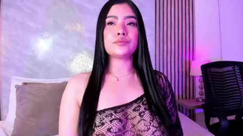 Snapshot of amanda_26 chatting on 05-03-26, 10:05 Luisa online show from 05-03-26, 10:05