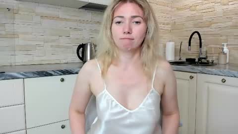 Snapshot of amanda___grey chatting on 06-21-26, 06:21 Amanda insta amanda grey online show from 06-21-26, 06:21