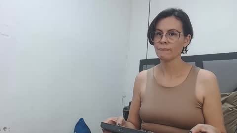 amanda_ramirez online show from 04-07-26, 09:48