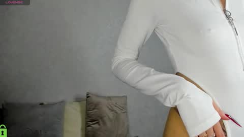 Snapshot of amanda_reedd chatting on 10-16-25, 02:12 Amanda online show from 10-16-25, 02:12