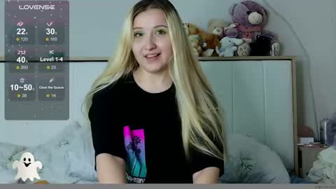 Snapshot of amanda_sherr chatting on 07-13-26, 10:29 Amanda online show from 07-13-26, 10:29