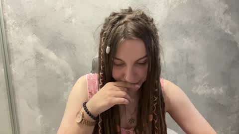 Amanda online show from 03-20-26, 09:36