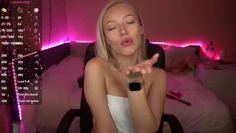 Amanda online show from 09-24-25, 06:17