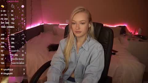 Amanda online show from 09-28-25, 01:27