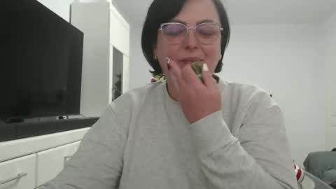 Snapshot of amandamuller1982 chatting on 12-27-24, 10:45 Anda online show from 12-27-24, 10:45