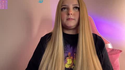 Snapshot of amandhaaa chatting on 12-17-24, 11:59 Amandha online show from 12-17-24, 11:59