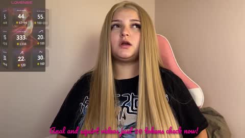 Snapshot of amandhaaa chatting on 12-28-24, 11:37 Amandha online show from 12-28-24, 11:37