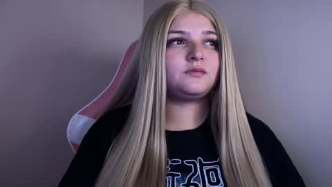 Snapshot of amandhaaa chatting on 02-02-25, 10:49 Amandha online show from 02-02-25, 10:49