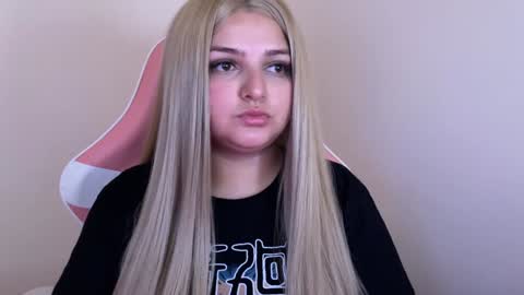 Snapshot of amandhaaa chatting on 02-05-25, 02:48 Amandha online show from 02-05-25, 02:48