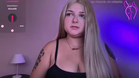 Snapshot of amandhaaa chatting on 03-08-25, 08:25 Amandha online show from 03-08-25, 08:25