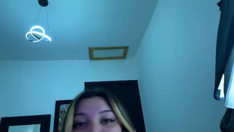 Snapshot of amandhaaa chatting on 06-23-26, 12:03 Amandha online show from 06-23-26, 12:03