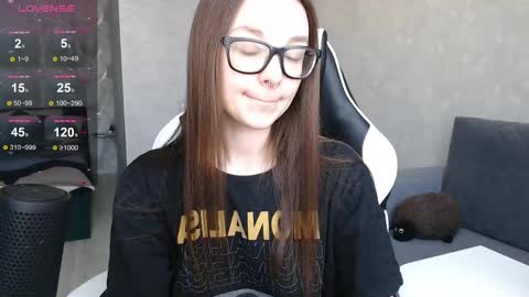 Mila online show from 03-08-25, 12:41