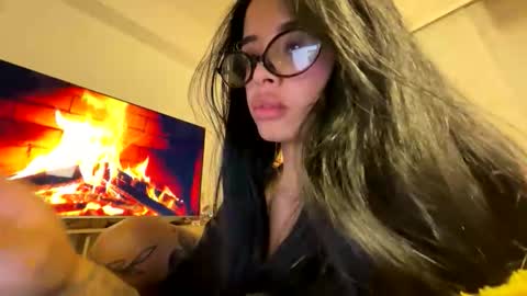 Snapshot of amapola_666 chatting on 03-10-26, 12:37 Ama online show from 03-10-26, 12:37