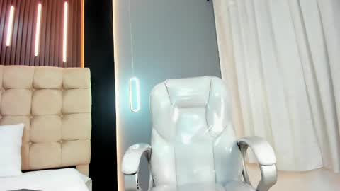 Snapshot of amara_lune chatting on 05-22-26, 02:44 online show from 05-22-26, 02:44