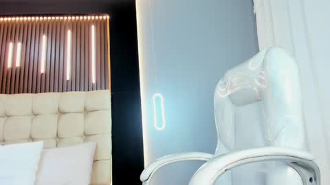 Snapshot of amara_lune chatting on 05-26-26, 02:46 online show from 05-26-26, 02:46
