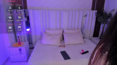 Snapshot of amara_lunee chatting on 05-12-26, 04:09 AMARA online show from 05-12-26, 04:09