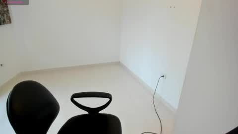 Snapshot of amaranta69_cam chatting on 03-03-25, 04:56 AMARANTA online show from 03-03-25, 04:56