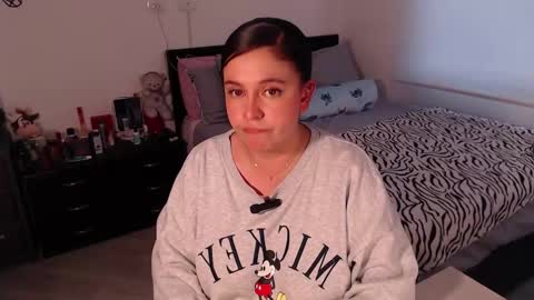 Snapshot of amarat_jolie chatting on 02-12-25, 10:26 Mila online show from 02-12-25, 10:26