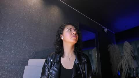 Emily online show from 10-12-25, 12:04