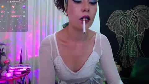 Snapshot of amatista_riveera chatting on 09-11-25, 12:44 Amatista Next stream 9 DEC 1 PM COLOMBIAN TIME miss u and love u online show from 09-11-25, 12:44