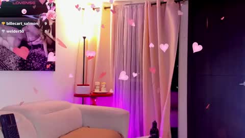 Snapshot of amatistahot1 chatting on 02-15-25, 12:37 Amatista online show from 02-15-25, 12:37