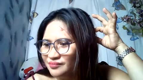 Snapshot of amazing_angel22 chatting on 06-19-26, 01:10 amazing angel online show from 06-19-26, 01:10