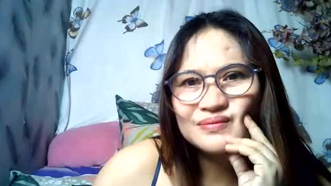 Snapshot of amazing_angel22 chatting on 06-26-26, 02:27 amazing angel online show from 06-26-26, 02:27