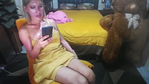 Snapshot of amazingbombshellx chatting on 01-26-25, 02:19 kendra online show from 01-26-25, 02:19