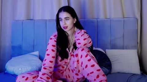 Snapshot of amazongoddess_ chatting on 03-06-25, 05:22 Amazon online show from 03-06-25, 05:22