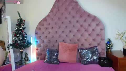 Snapshot of amazongoddess_ chatting on 01-06-26, 01:37 Amazon online show from 01-06-26, 01:37