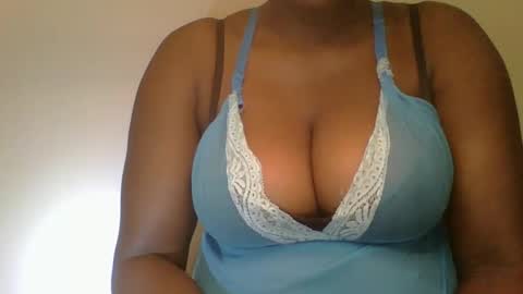 Mia online show from 01-07-25, 07:38