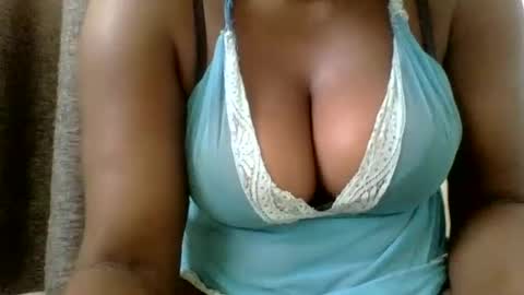 Mia online show from 02-09-25, 01:35