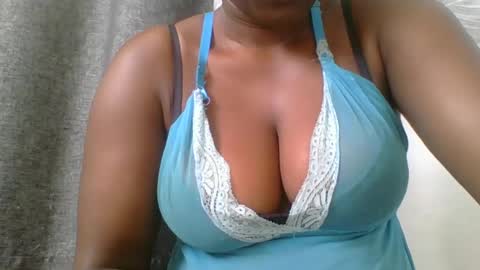 Mia online show from 02-13-25, 05:48