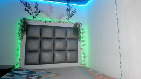 ambar_js online show from 05-20-26, 02:23