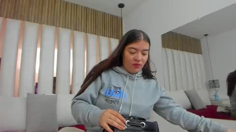 Snapshot of ambargills chatting on 12-22-25, 12:57 AmbarGills online show from 12-22-25, 12:57