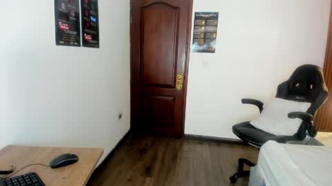 Ambar Ross online show from 04-12-26, 12:54