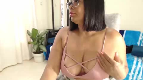 Snapshot of ambarsofhia chatting on 12-27-24, 10:05 Amber Sofhia online show from 12-27-24, 10:05