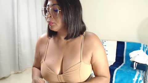 Snapshot of ambarsofhia chatting on 02-02-25, 10:06 Amber Sofhia online show from 02-02-25, 10:06