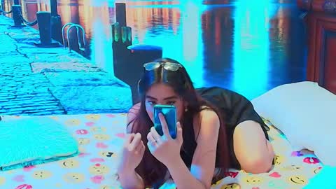 Snapshot of ambel_rose chatting on 01-17-26, 04:50 ambel_rose online show from 01-17-26, 04:50