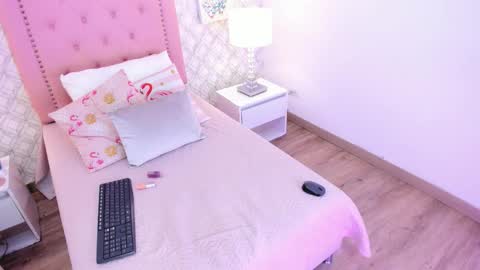 Snapshot of amber__ferrera chatting on 02-14-26, 07:43 amber ferrera online show from 02-14-26, 07:43